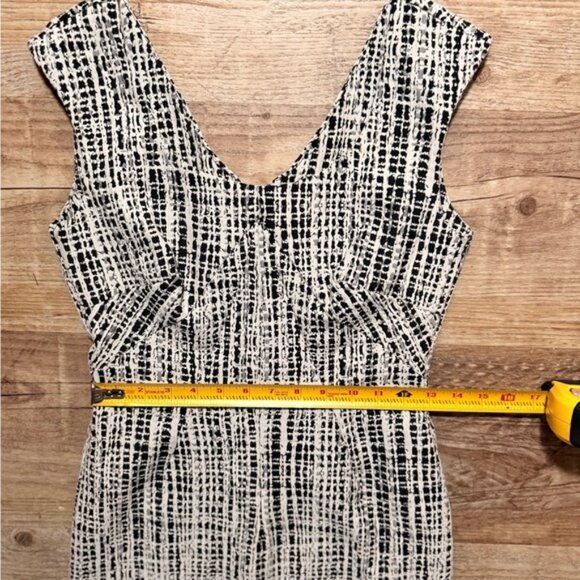 Reiss Dress Black & Gray Textured Sleeveless Sheath Size 4 EUC ($365) - Picture 7 of 9